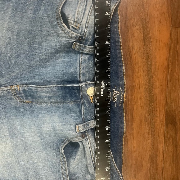 G H Bass & Co Light Blue Cropped Jeans with frayed edges - Picture 4 of 9